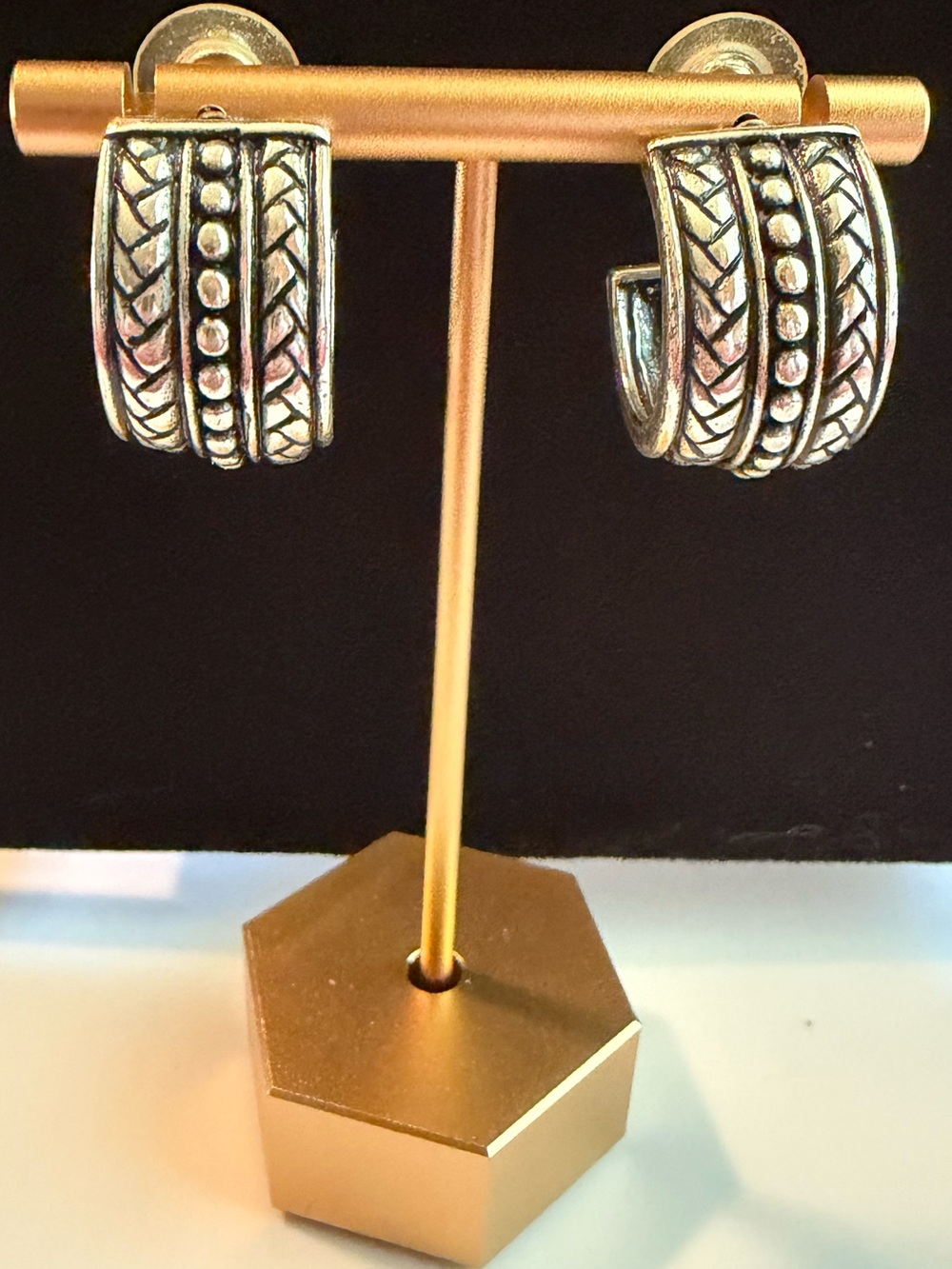 Vintage Source Unknown Hoop-Style Silver Huggie Earrings - Textured Hoop Design - Picture 1 of 2